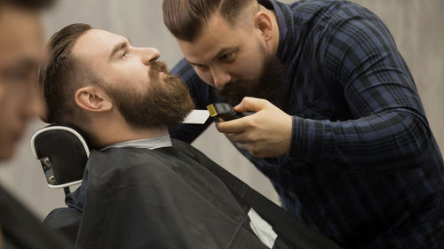 Coiffure homme - Expert Barbier : rasages et tailles de barbe