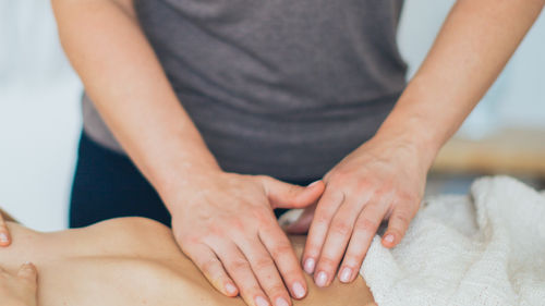 Massage du ventre relaxant