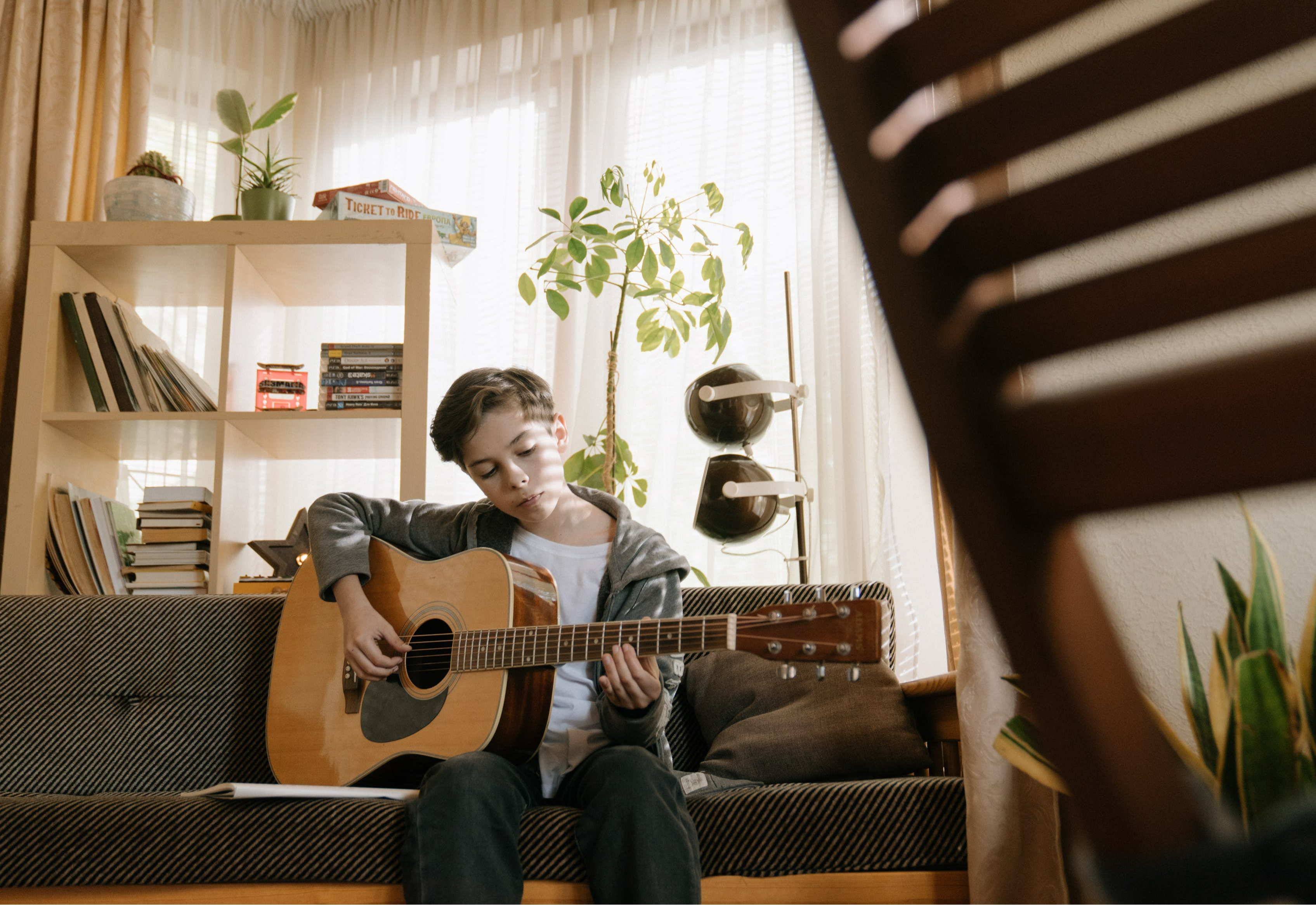 Guitare pour enfants (6-12 ans) - Apprendre à jouer de la guitare pour les enfants | 