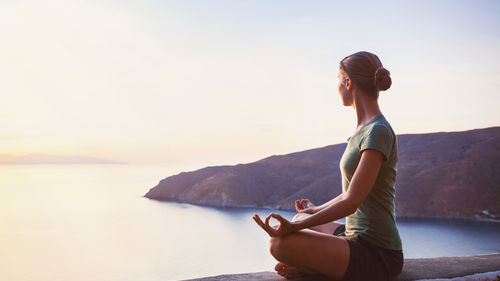 Yoga : Chakras, éléments et énergie